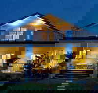 Plantation House at Whitecliffs - Dalby Accommodation