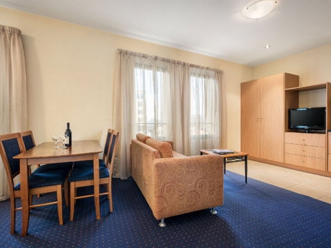 Quest Savoy - Dalby Accommodation 2