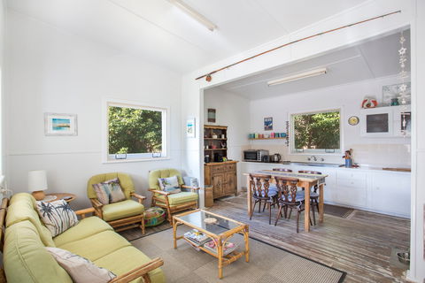 Retro Cottage - Dalby Accommodation 2