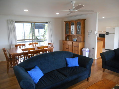 Roshy's Retreat - Dalby Accommodation 2