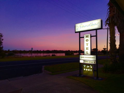Sandbar Motel Lakes Entrance - Dalby Accommodation 0