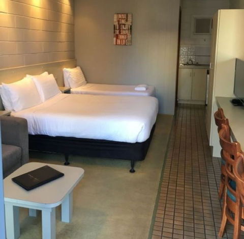 Sandbar Motel Lakes Entrance - Dalby Accommodation 2