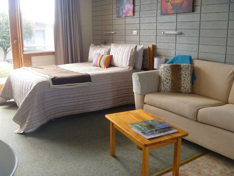 Scamander On The Beach - Dalby Accommodation 2