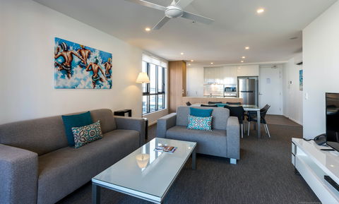 Synergy  Broadbeach - Dalby Accommodation 0