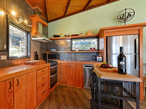 Taylors Bay Cottage - Dalby Accommodation 1