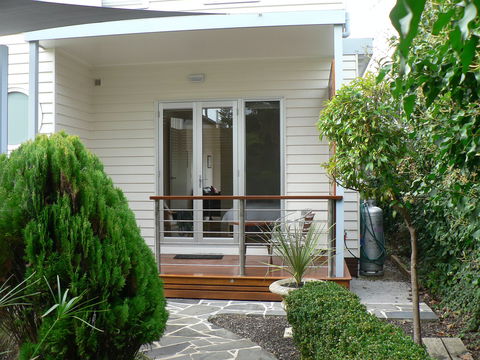 The Boatshed Waterfront B&B - Dalby Accommodation 2