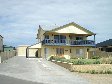 The Ozzie Oyster - Dalby Accommodation 0