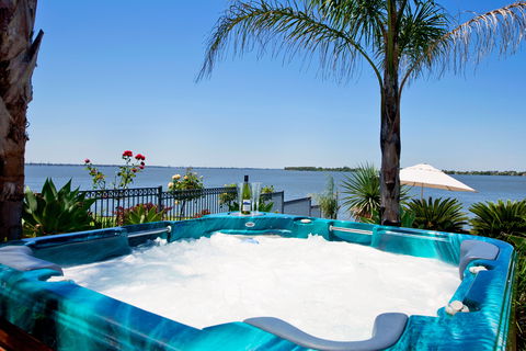 Waterfront Holiday Houses - Dalby Accommodation 1