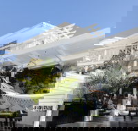 White Beach Cottage - The Perfect Beach Getaway - Dalby Accommodation