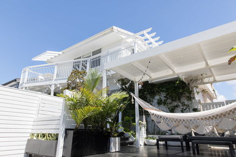 White Beach Cottage - The Perfect Beach Getaway - Dalby Accommodation 0