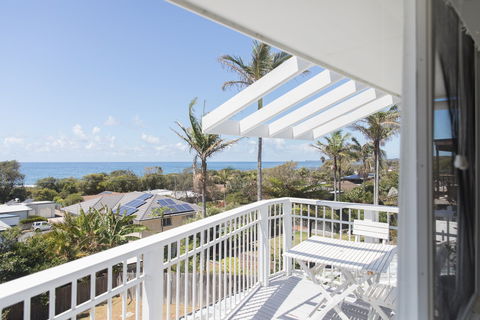 White Beach Cottage - The Perfect Beach Getaway - Dalby Accommodation 1