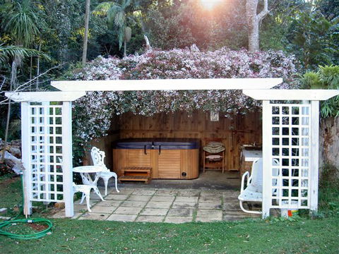 Curtis Falls Mountain Retreat - Dalby Accommodation 2