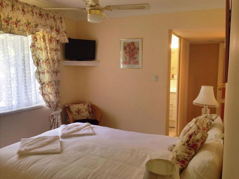 Curtis Falls Mountain Retreat - Dalby Accommodation 6