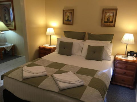 Curtis Falls Mountain Retreat - Dalby Accommodation 8