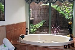 Eagle Hammer Cottages - Dalby Accommodation 4