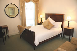 Montfort Manor - Dalby Accommodation 1