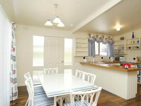 Beachwalk Cottage - Dalby Accommodation 1