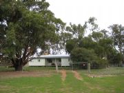 Barrahead Cottage - Dalby Accommodation 0