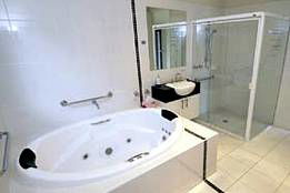 Mirrabooka Units - Dalby Accommodation 4