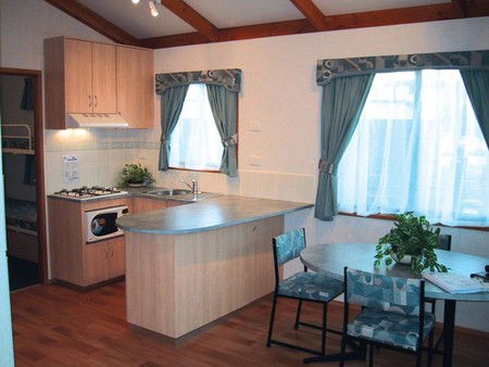 Cowes Caravan Park - Dalby Accommodation 5