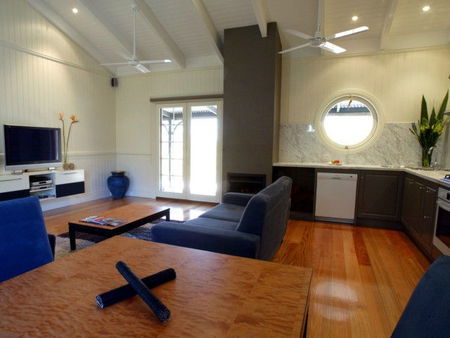 Hill Of Content - Dalby Accommodation 2