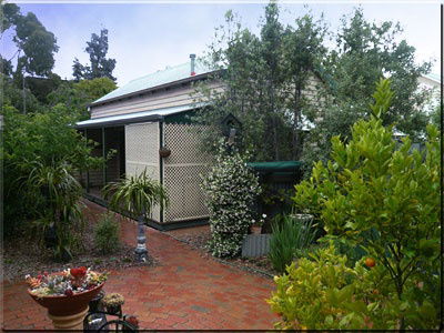 Trafalgar Cottage - Dalby Accommodation 0