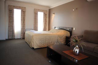 Seymours On Lydiard - Dalby Accommodation 0
