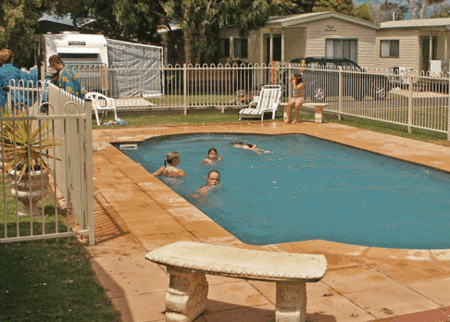 Apollo Bay Holiday Park - Dalby Accommodation 0