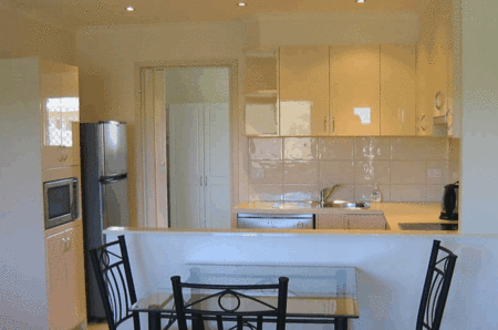 Aztra Gladstone Business Apartments - Dalby Accommodation