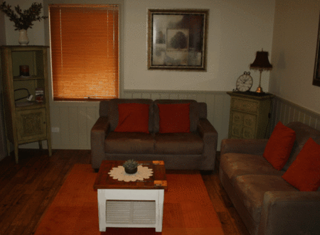 Autumn Affair Cottages  - Dalby Accommodation 5