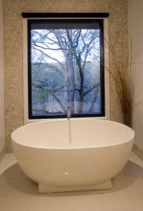 Saltus Luxury Retreat - Dalby Accommodation 2