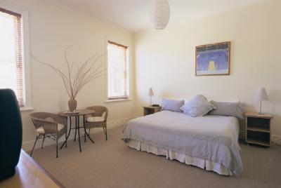Whitehall Guesthouse Sorrento - Dalby Accommodation 2