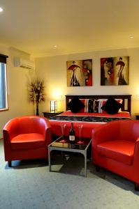 Venus Bay Getaways - Dalby Accommodation 1