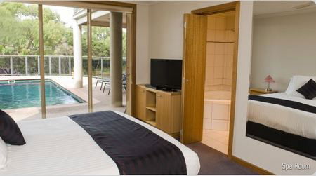 Eugenies Luxury Accommodation - Dalby Accommodation 4