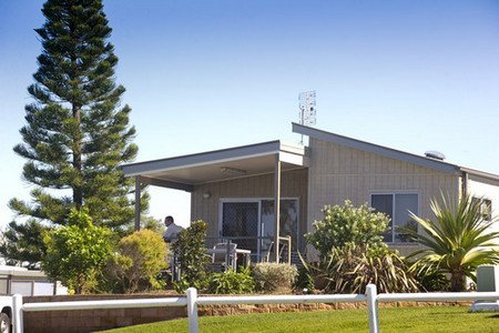 Shaws Bay Holiday Park - Dalby Accommodation 1