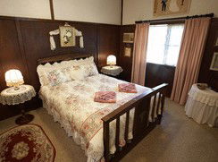 Fernleigh Cottages & Country Barn - Dalby Accommodation 0