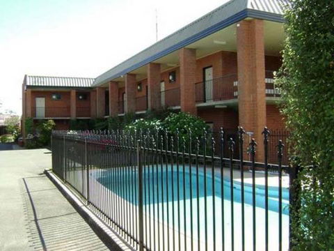 Moe Motor Inn - Dalby Accommodation 0