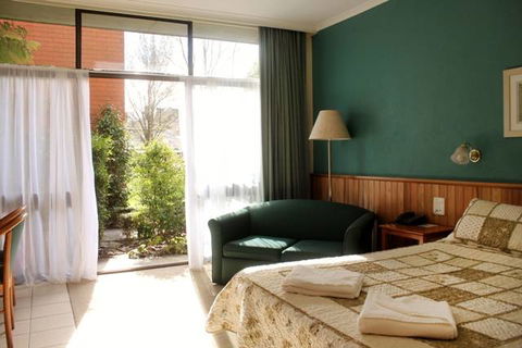 Moe Motor Inn - Dalby Accommodation 2
