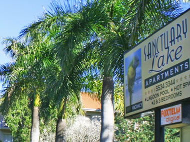 Sanctuary Lake Apartments - Dalby Accommodation 5