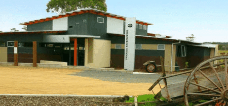 Swansea Backpacker Lodge - Dalby Accommodation 0