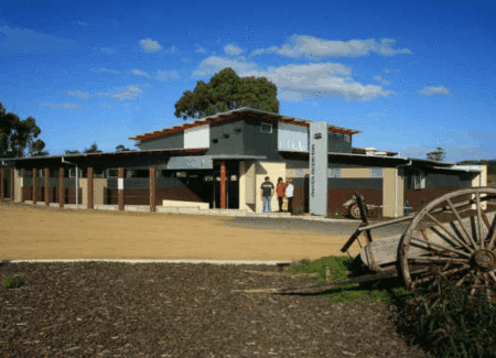 Swansea Backpacker Lodge - Dalby Accommodation 3