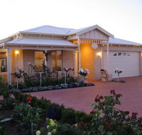Sussex on Willis Cove Bed and Breakfast - Dalby Accommodation