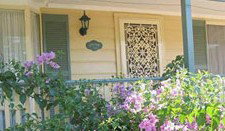 Glen Eden Cottages - Dalby Accommodation 2