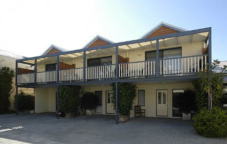 Freo Mews Executive Apartments - Dalby Accommodation 0
