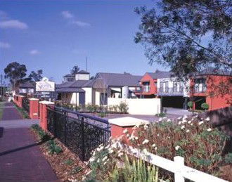 Berry Village Boutique Motel - Dalby Accommodation 2