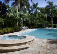 Oasis Apartments and Treetop Houses - Dalby Accommodation