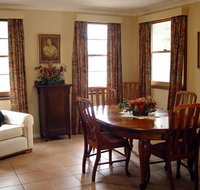 Pratically Lakeside B  B - Dalby Accommodation