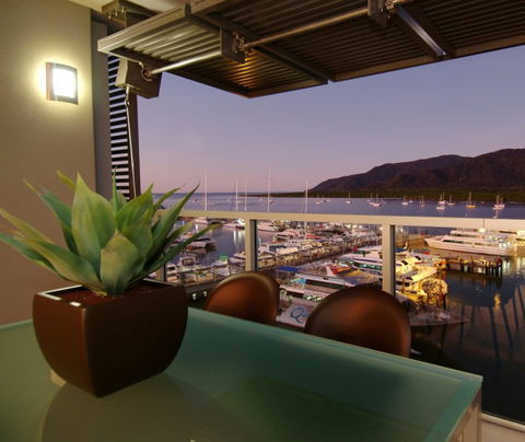 Cairns Luxury Apartments, Harbourlights Complex - Dalby Accommodation 3