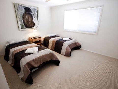 Cardiff Executive Apartments - Dalby Accommodation 1