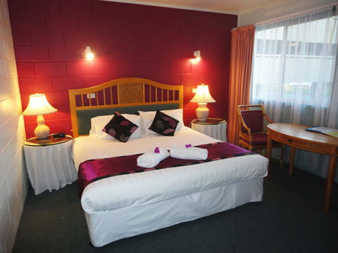 Town Palms Motel - Dalby Accommodation 1